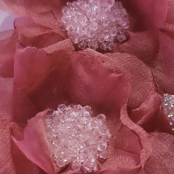 FLOWER 🌼 EARRINGS - Picture 4 of 5